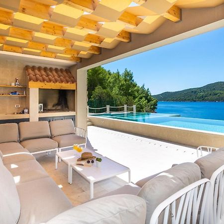 Beachfront Villa Brulupes In Secluded Bay Konstari Kültér fotó