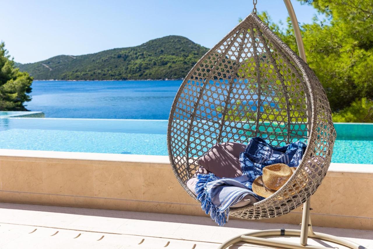 Beachfront Villa Brulupes In Secluded Bay Konstari Kültér fotó