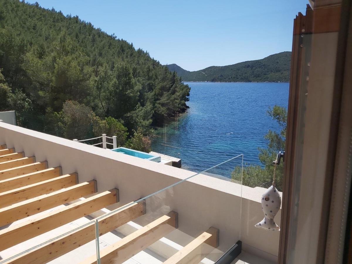 Beachfront Villa Brulupes In Secluded Bay Konstari Kültér fotó