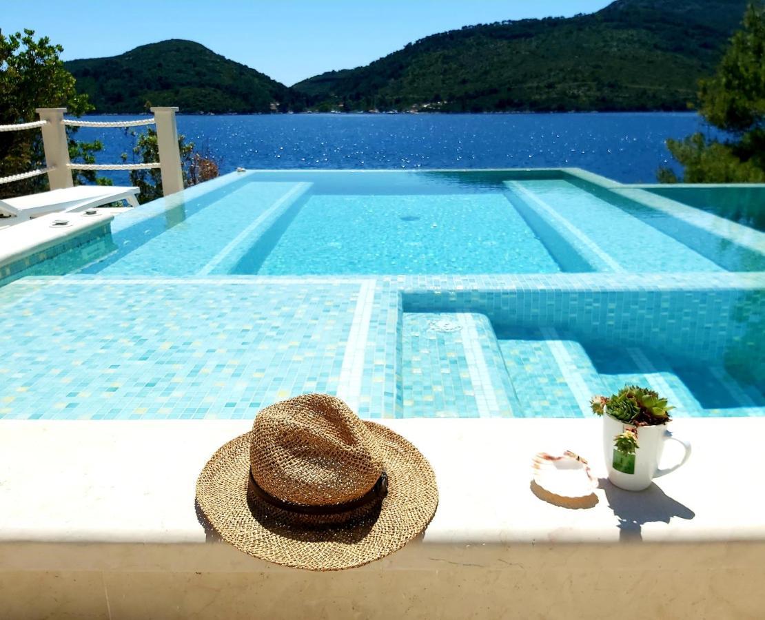 Beachfront Villa Brulupes In Secluded Bay Konstari Kültér fotó