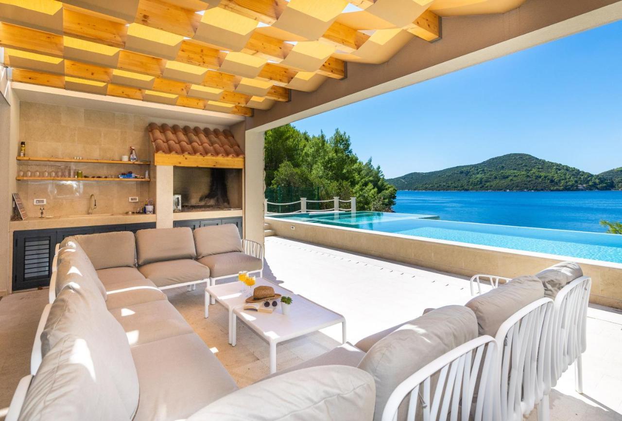 Beachfront Villa Brulupes In Secluded Bay Konstari Kültér fotó