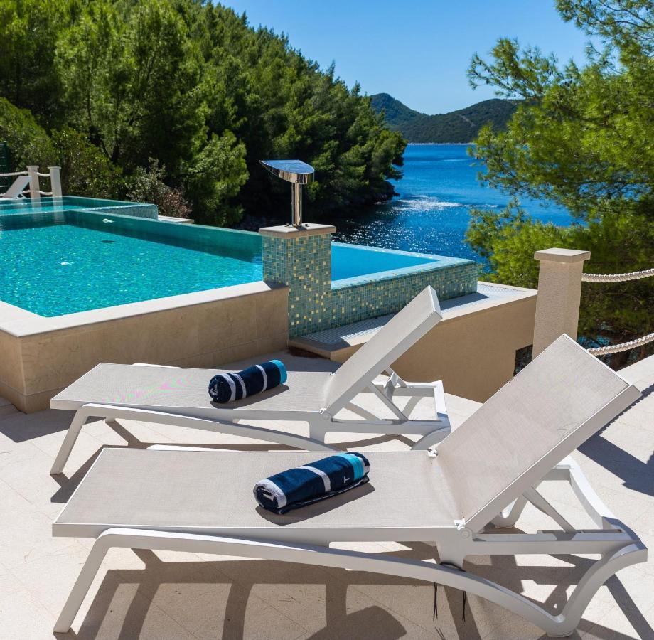 Beachfront Villa Brulupes In Secluded Bay Konstari Kültér fotó