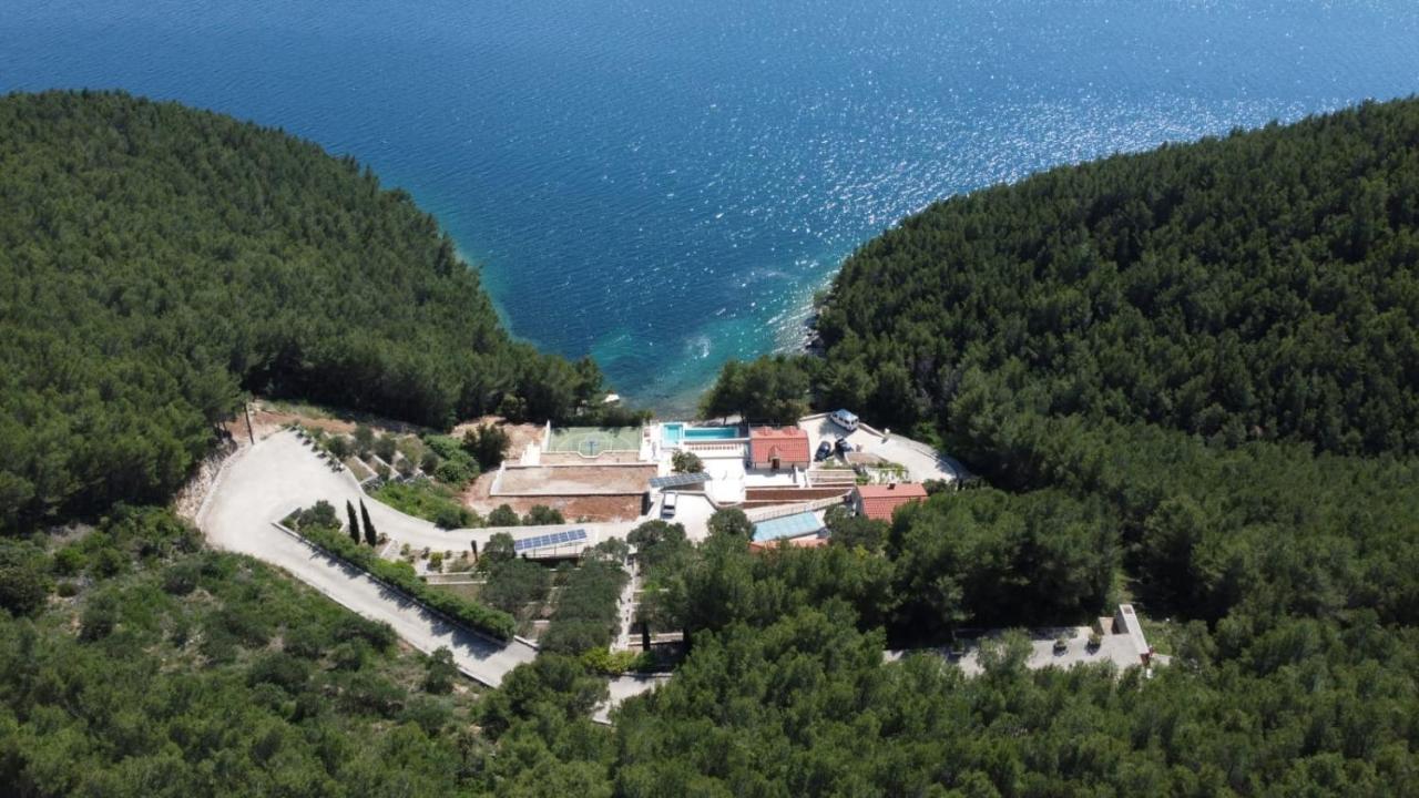 Beachfront Villa Brulupes In Secluded Bay Konstari Kültér fotó