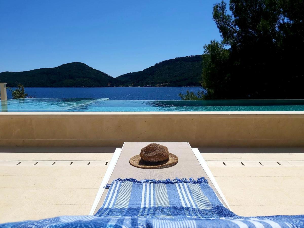 Beachfront Villa Brulupes In Secluded Bay Konstari Kültér fotó