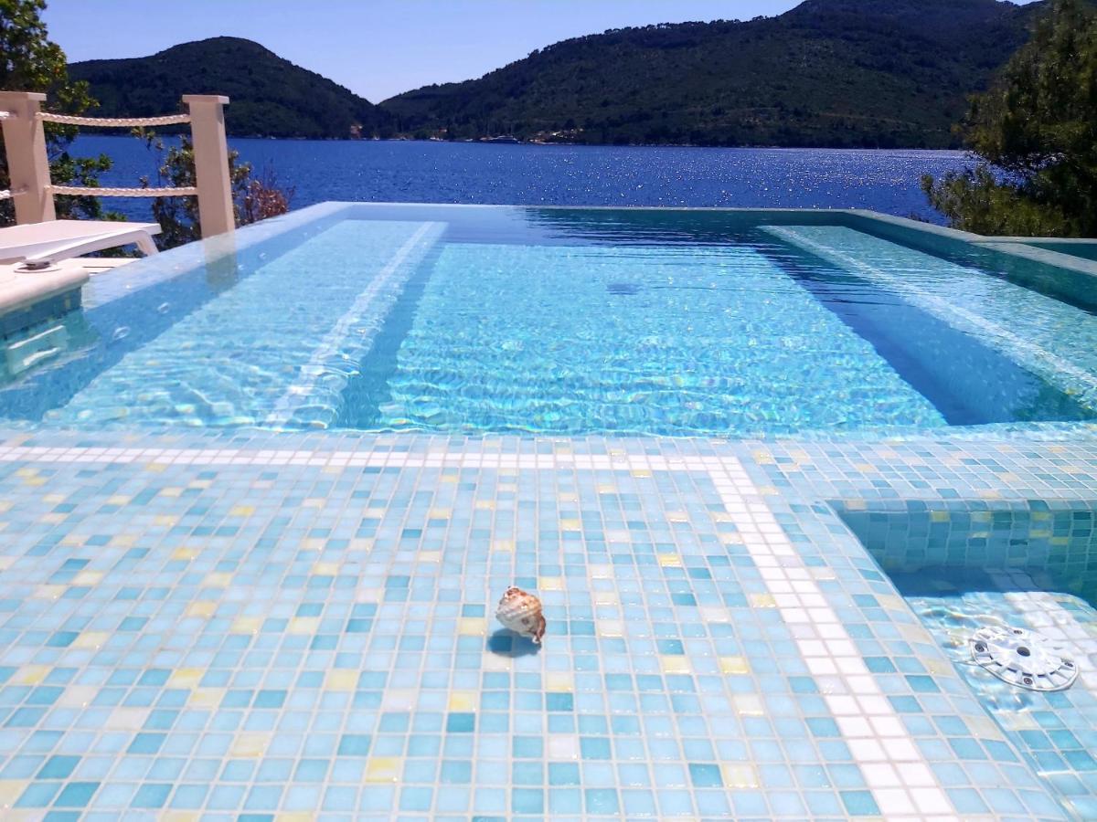 Beachfront Villa Brulupes In Secluded Bay Konstari Kültér fotó