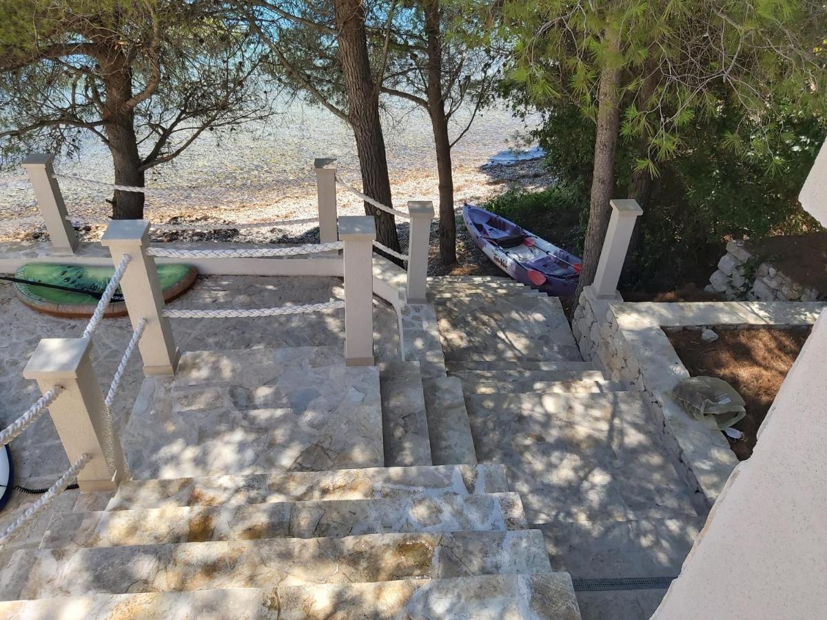 Beachfront Villa Brulupes In Secluded Bay Konstari Kültér fotó