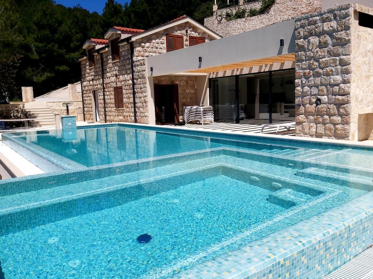 Beachfront Villa Brulupes In Secluded Bay Konstari Kültér fotó